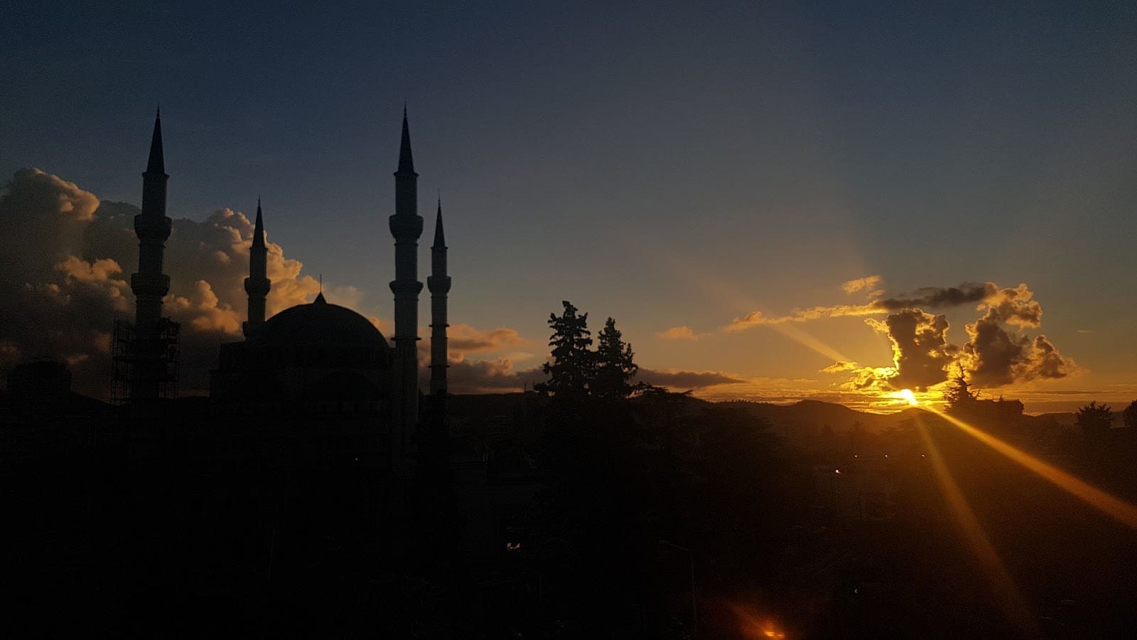 Albania, a non Schengen counties - visit The Great Mosque of Tirana, Albania